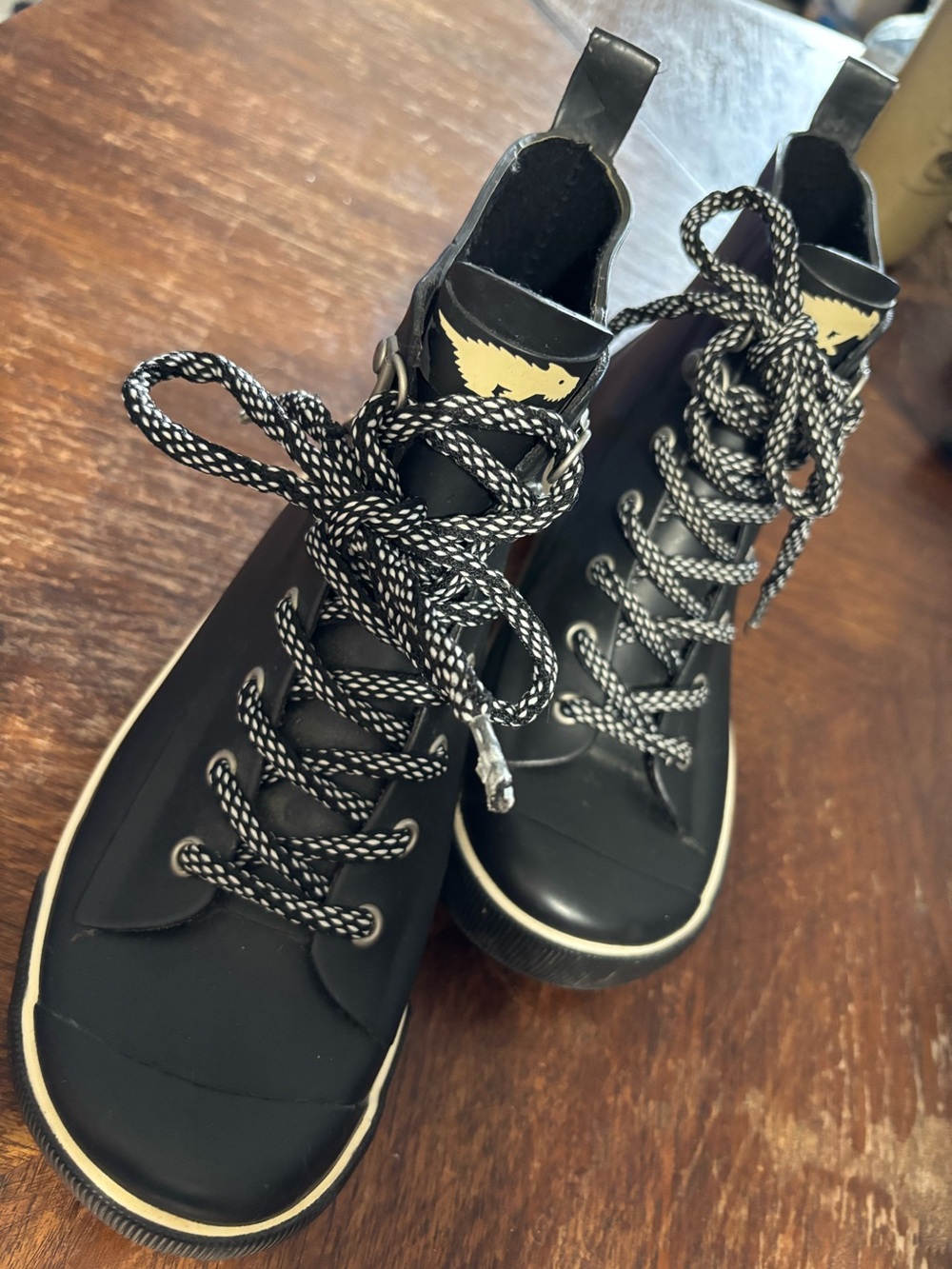 Rocket Dog Black High-Top Women's rain bootswith Contrast Laces